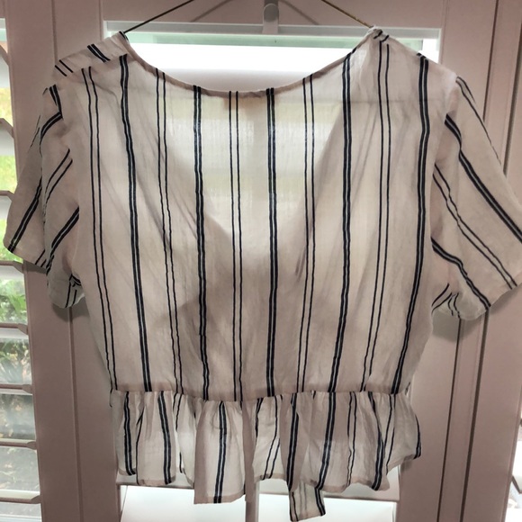 Striped Tie front crop top - Picture 3 of 3